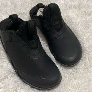 Nike Air Zoom Pulse Mens 7.5 water resistant healthcare